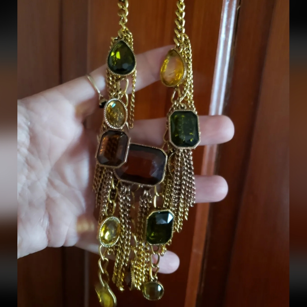 Sparkling Sage Statement Necklace